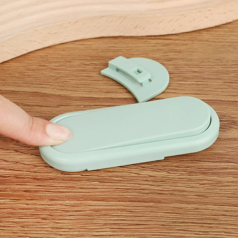 Baby Lock Kids Safety Locks Ca - مراجعة Medicine Cabinet Lock وسعره